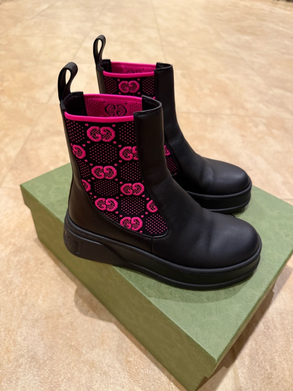 Gucci Dali Soft/technical GG Jersey Black/Fucsia size 35